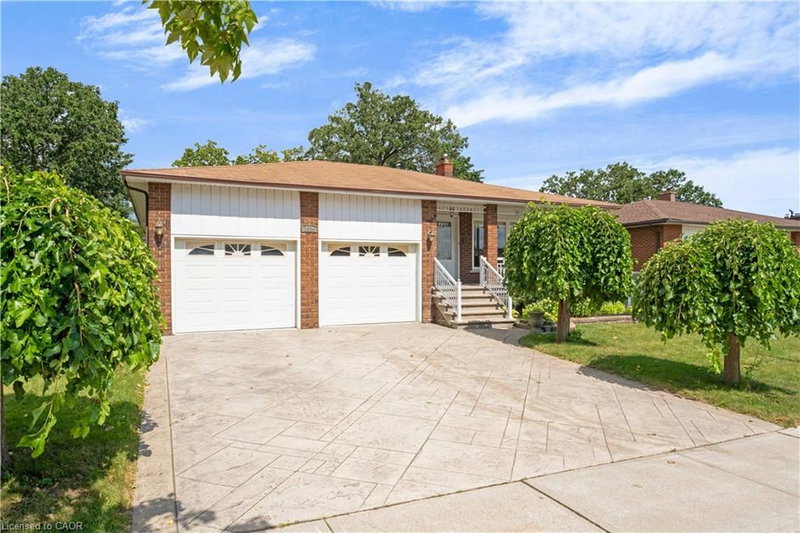 2535 Privet Crescent photo 4