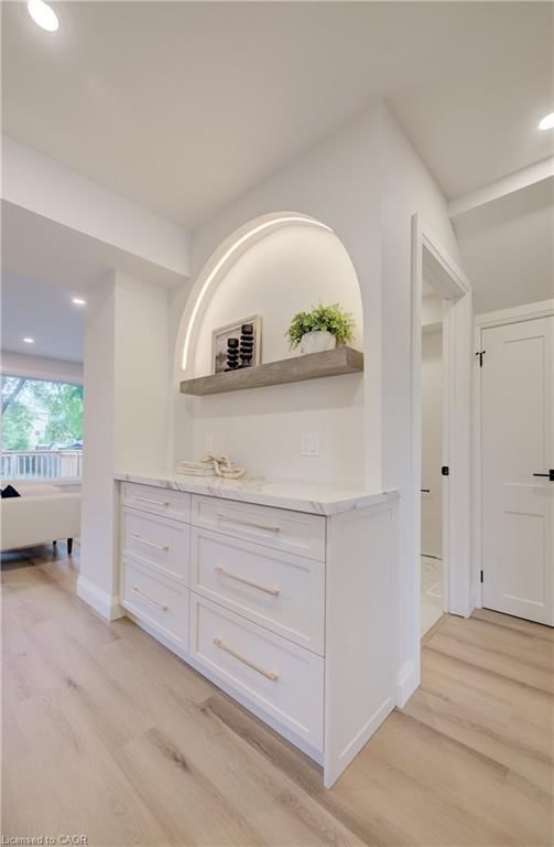 34 Moore Avenue N photo 5