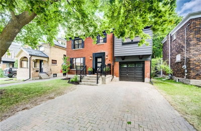 34 Moore Avenue N