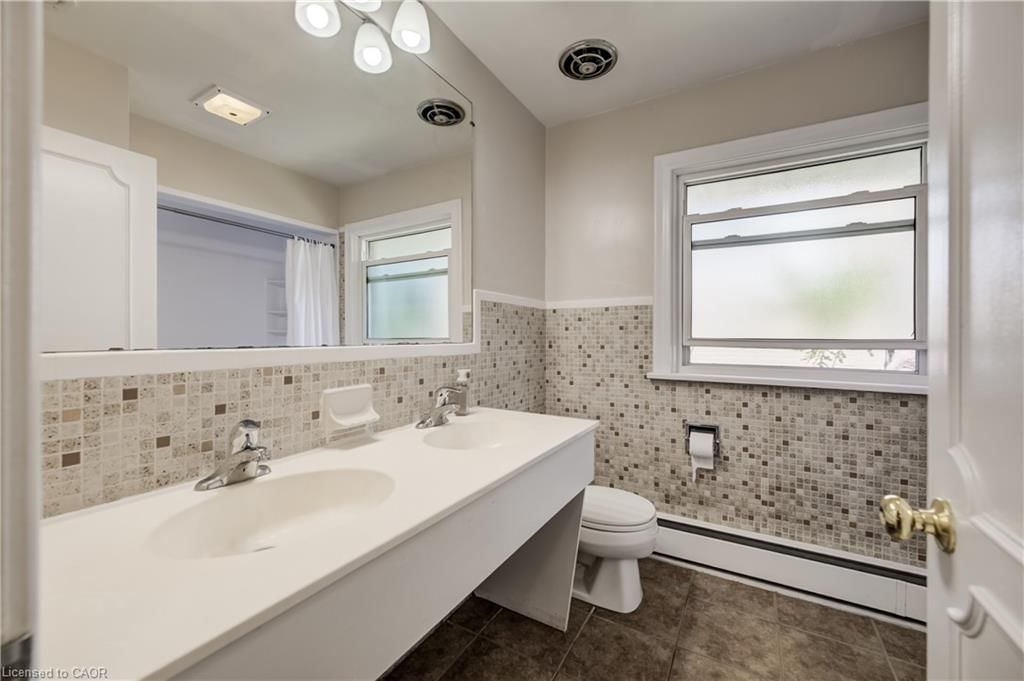 145 Ann Street, Kitchener, view 27