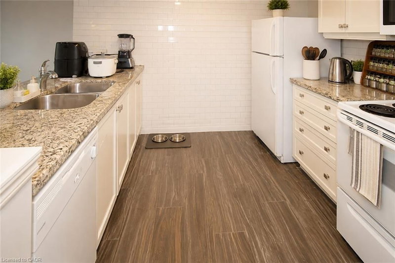 231 Westbank Trail