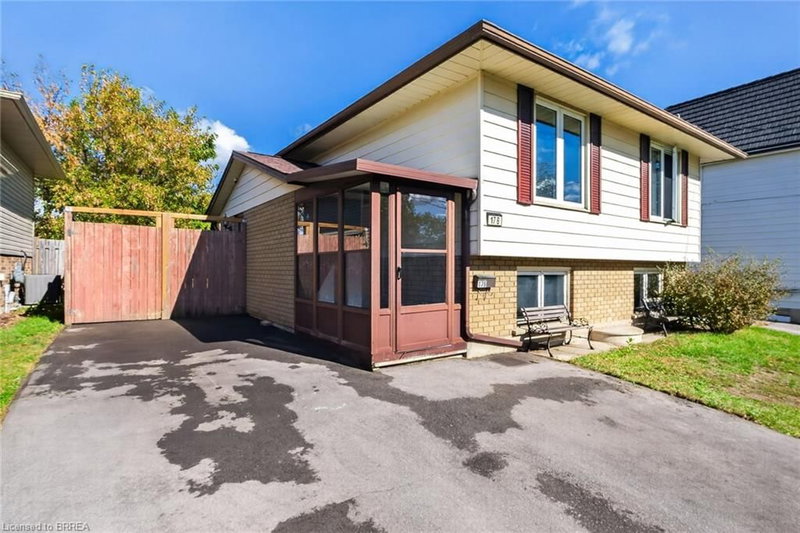 17B Emilie Street photo 2