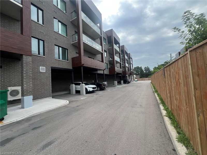 403 - 408 Dundas Street S