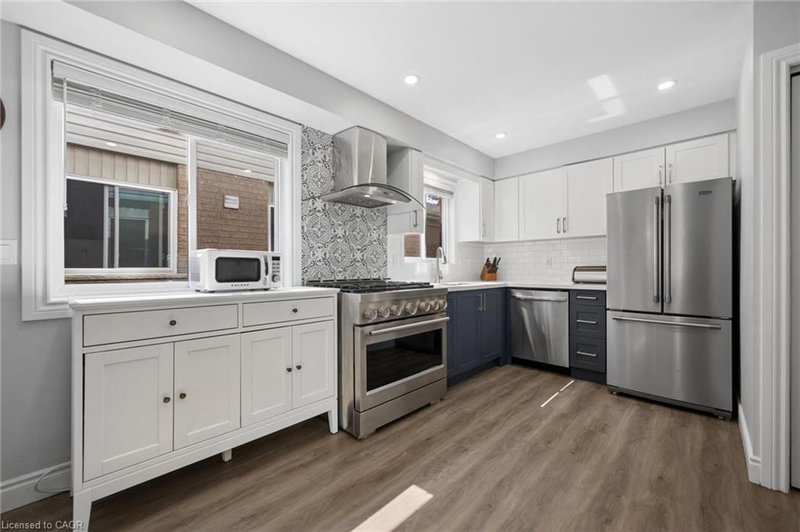 63 Starview Crescent photo 5