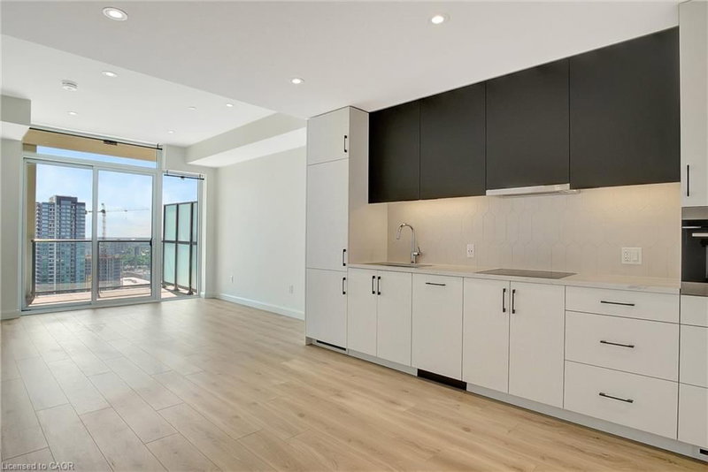 1806 - 741 King Street W