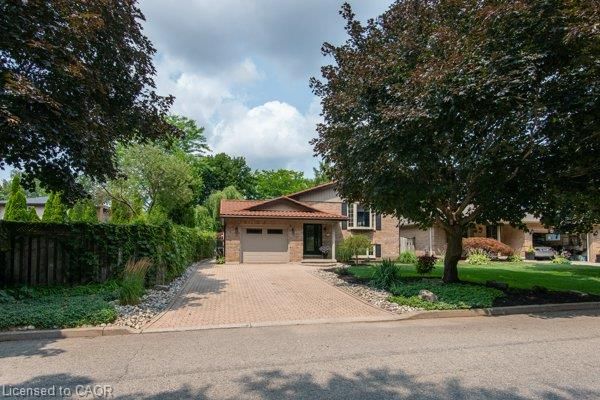 154 Ambleside Court photo 4