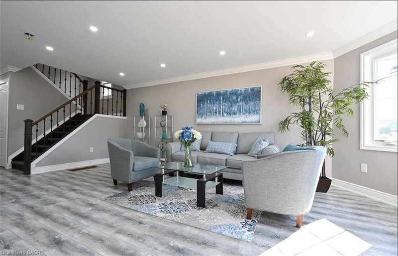 Main - 39 Walter Avenue S