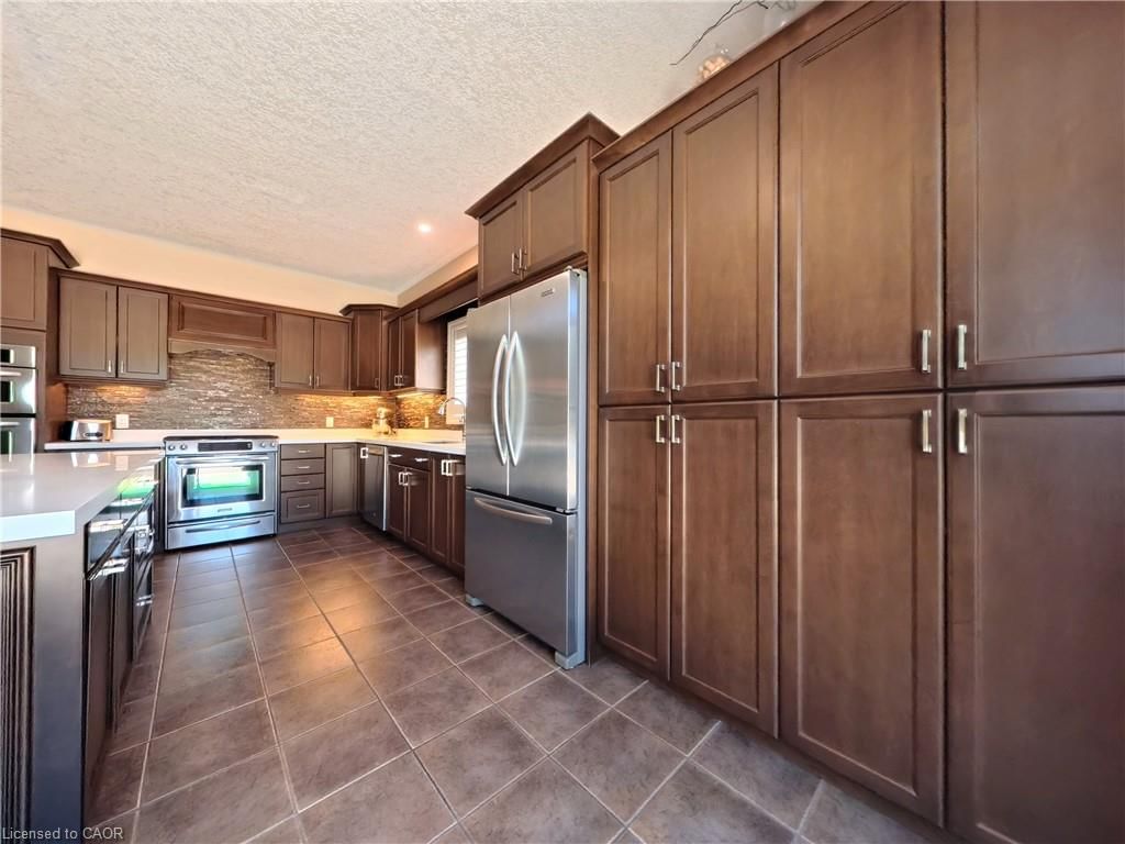 913 Valebrook Court, Kitchener, view 12