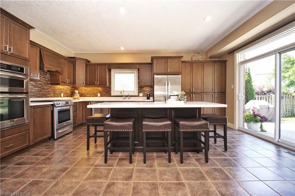 913 Valebrook Court, Kitchener, view 24