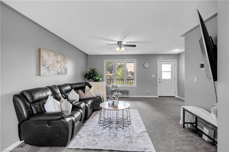 2020 John Street photo 5