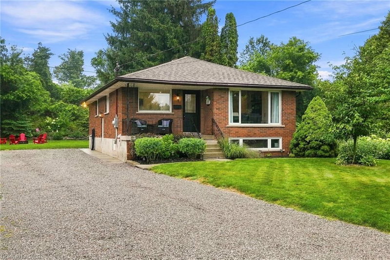 10 Taylor Crescent photo 4
