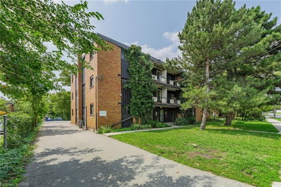 4 - 157 Ahrens Street W