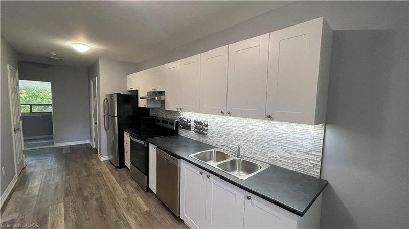 15 - 468 Main Street E