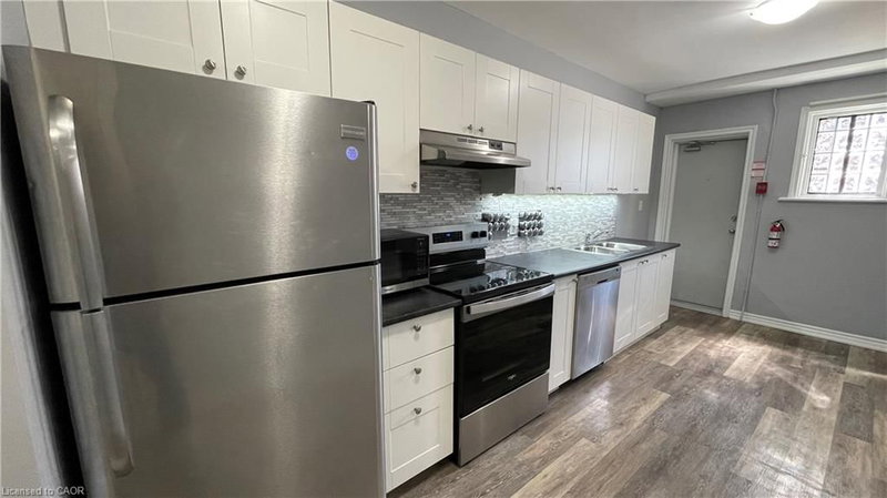 15 - 468 Main Street E