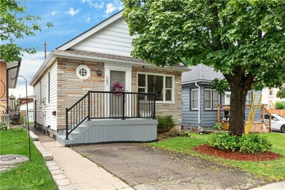 107 Reid Avenue N