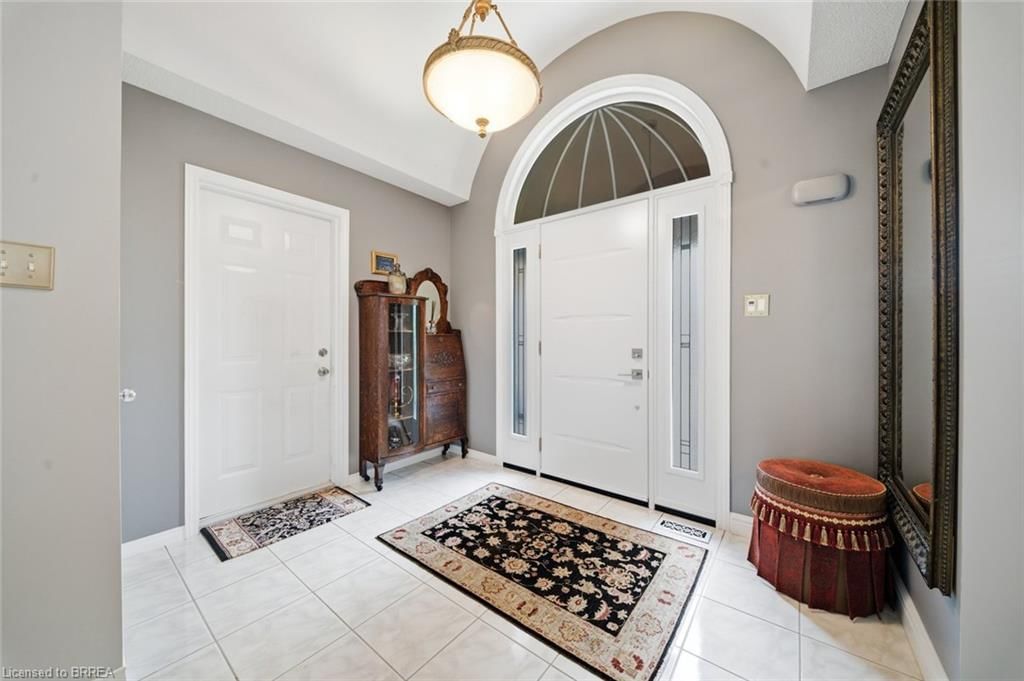 37 Mc Intosh Court — photo 3