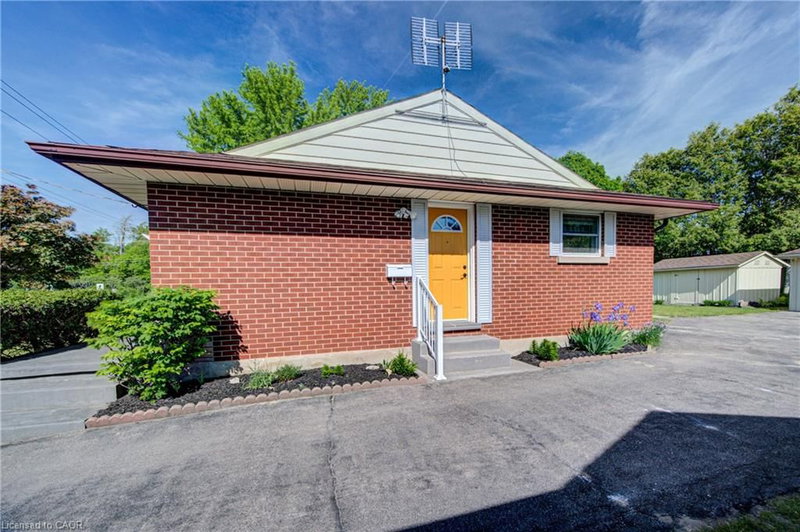 251 Union Street E photo 5