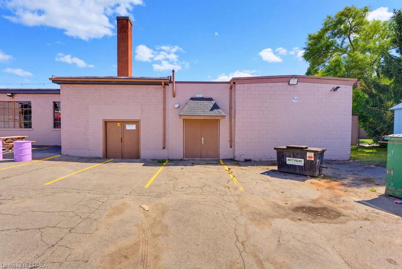 197 Erie Avenue photo 1