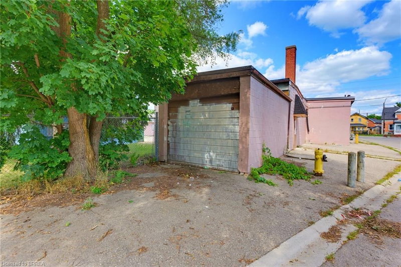 197 Erie Avenue photo 3
