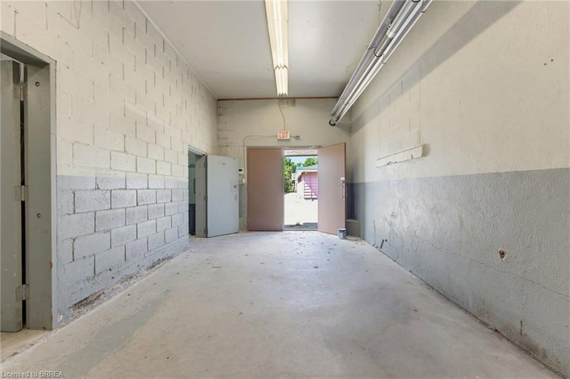 197 Erie Avenue photo 4
