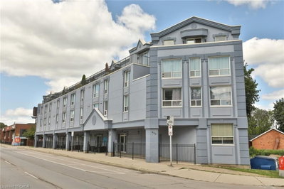 208 - 400 York Boulevard