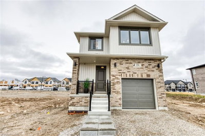 196 Rivergreen Crescent