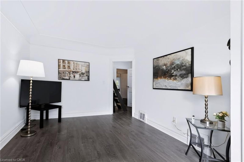 703 Brighton Avenue photo 4