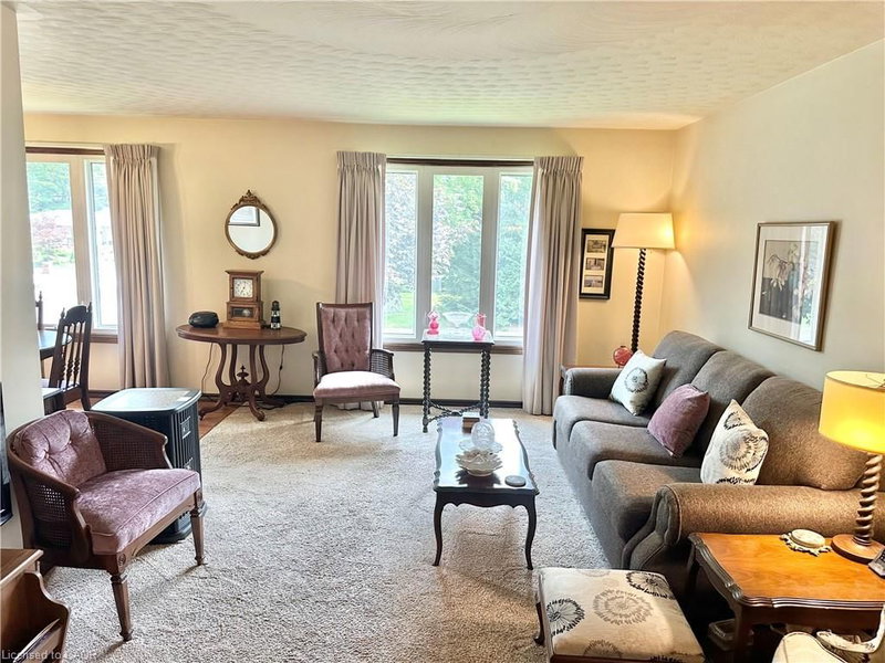 44 Douglas Avenue photo 5
