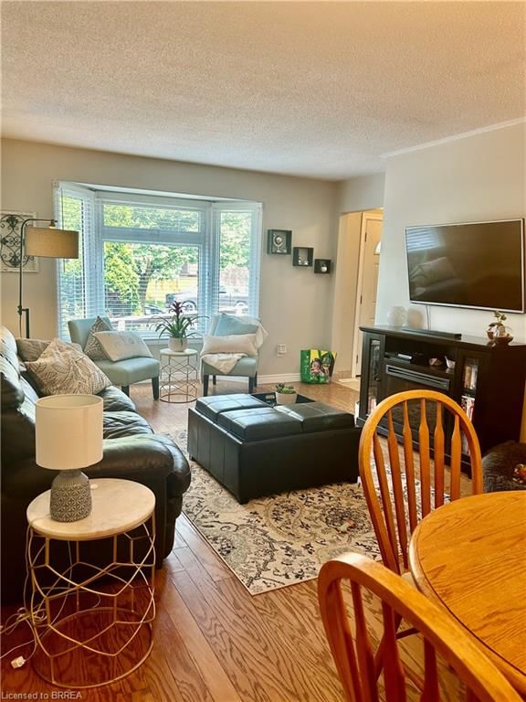 130 Brantwood Park Road photo 5