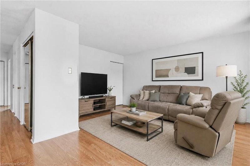 122 Bunting Road photo 5