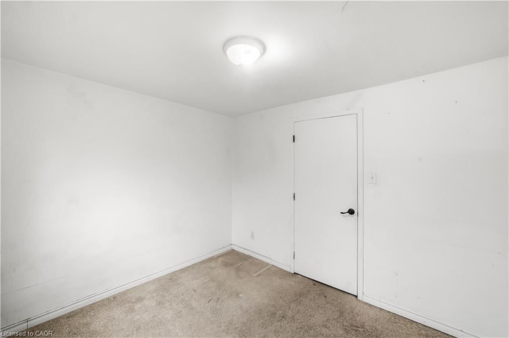 10-76 Borden Parkway, Kitchener, view 14