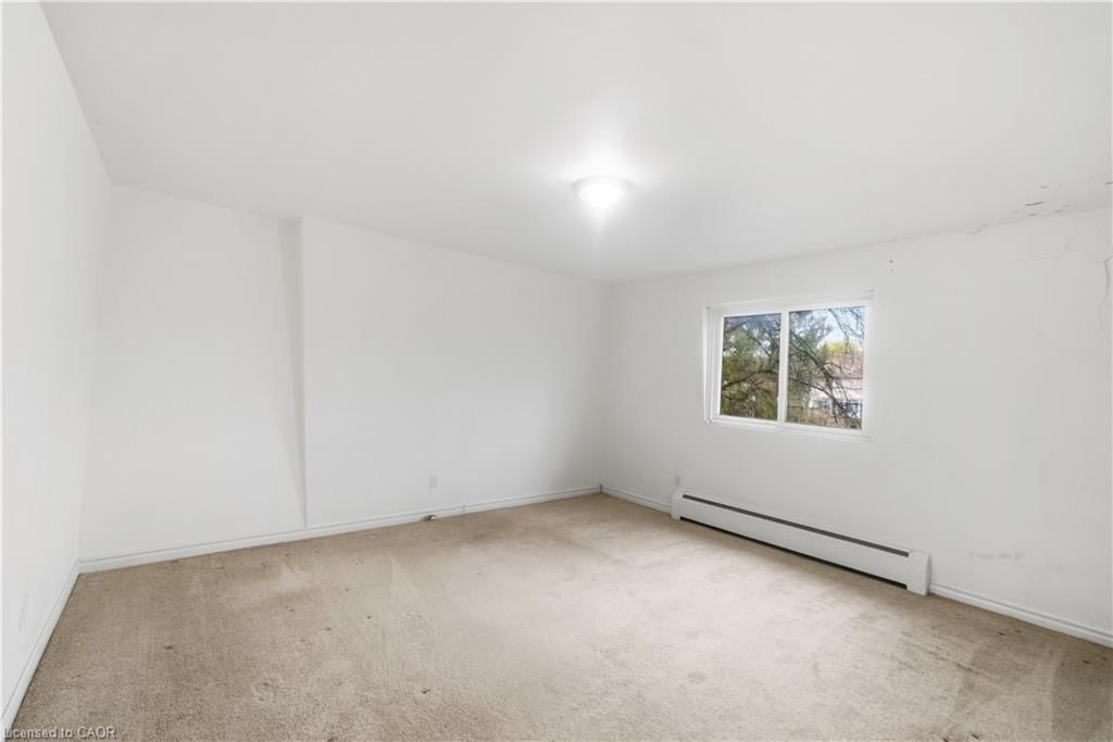 10-76 Borden Parkway, Kitchener, view 15