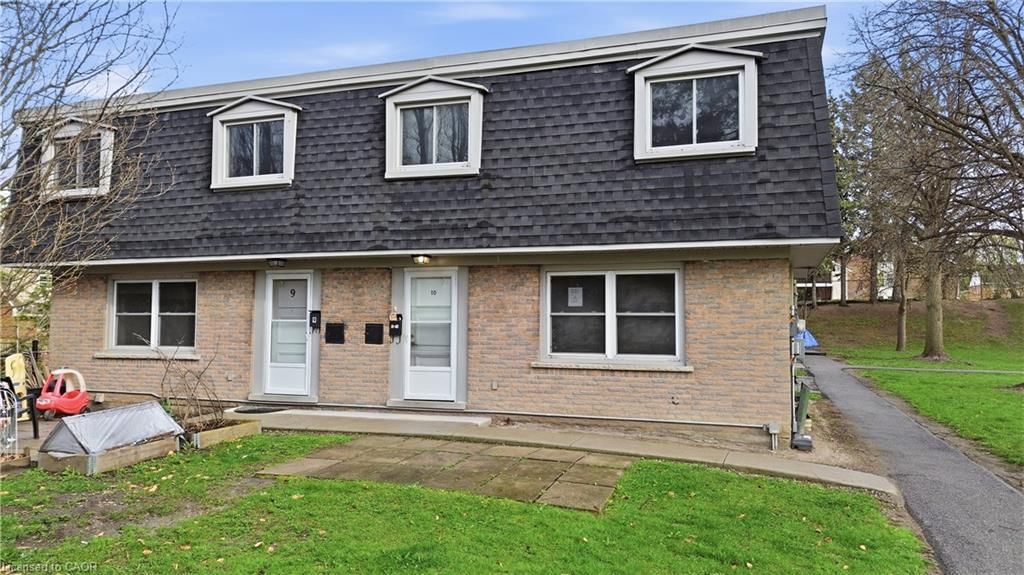 10-76 Borden Parkway, Kitchener, view 2