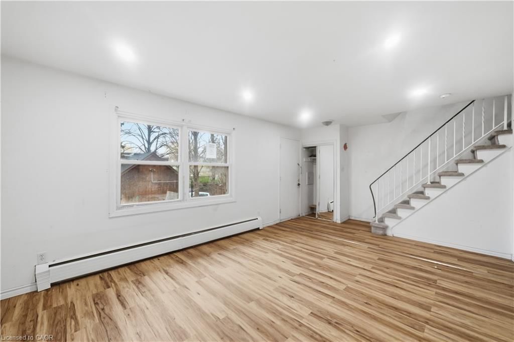 10-76 Borden Parkway, Kitchener, view 5