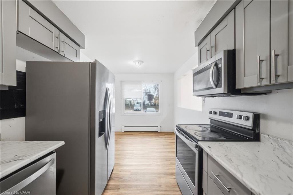 10-76 Borden Parkway, Kitchener, view 9
