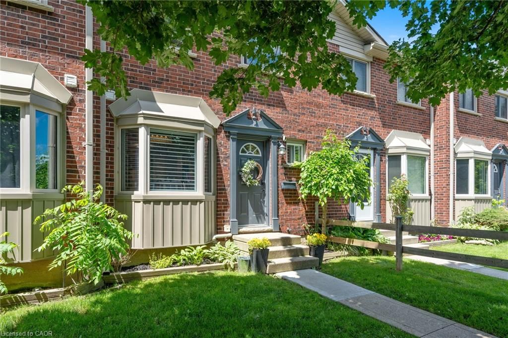 149 Brantwood Park Road Unit D — photo 2