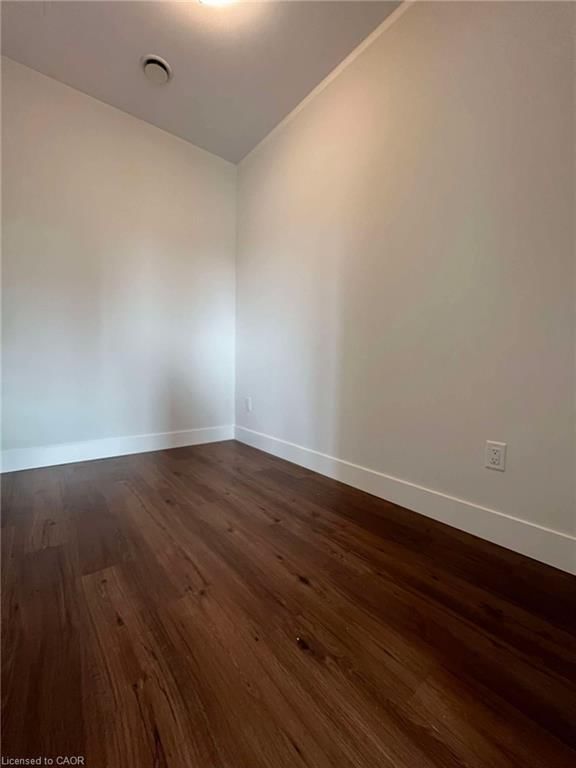 1000 Lackner Place photo 5