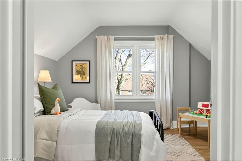 Single Family Residence for sale at 33 East 34th Street, Hamilton, ON, L8V 3W2 - Raleigh - MLS: 40855731