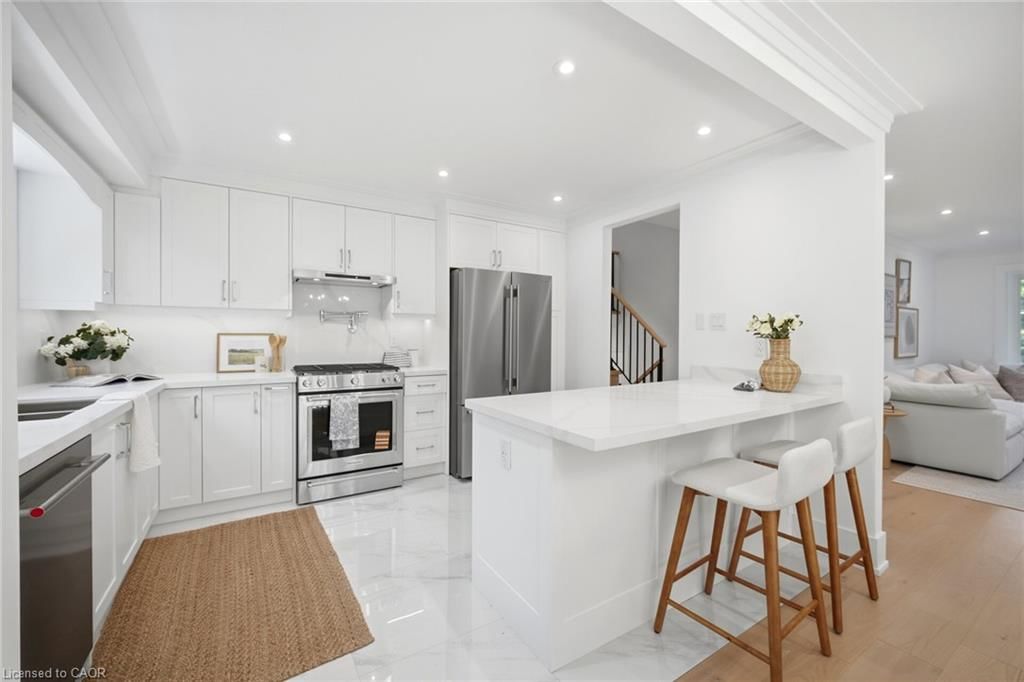 Single Family Residence for sale at 1379 Christina Court, Burlington, ON, L7P 2V8 - Tyandaga - MLS: 40855745