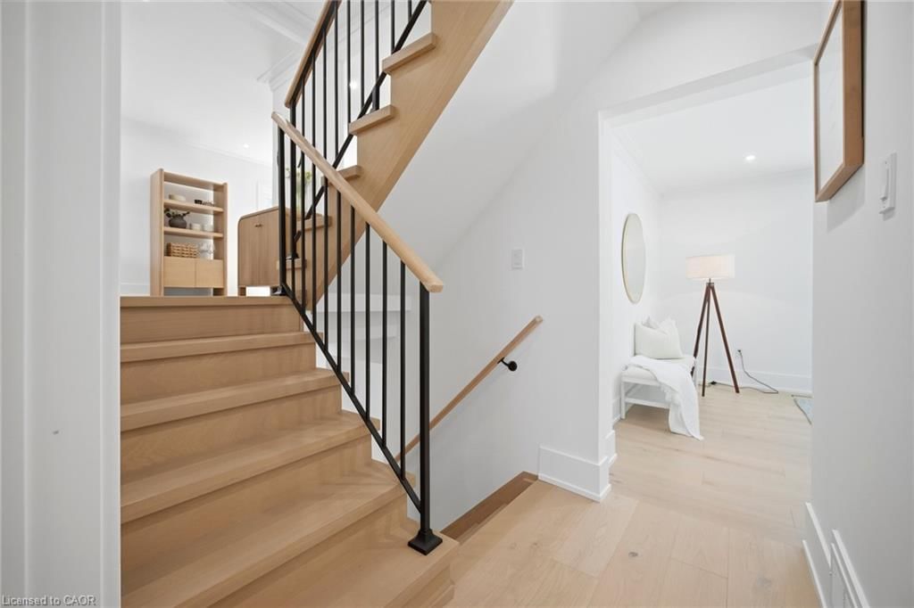 Single Family Residence for sale at 1379 Christina Court, Burlington, ON, L7P 2V8 - Tyandaga - MLS: 40855745