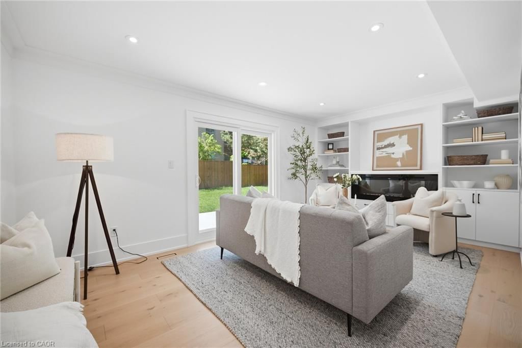 Single Family Residence for sale at 1379 Christina Court, Burlington, ON, L7P 2V8 - Tyandaga - MLS: 40855745
