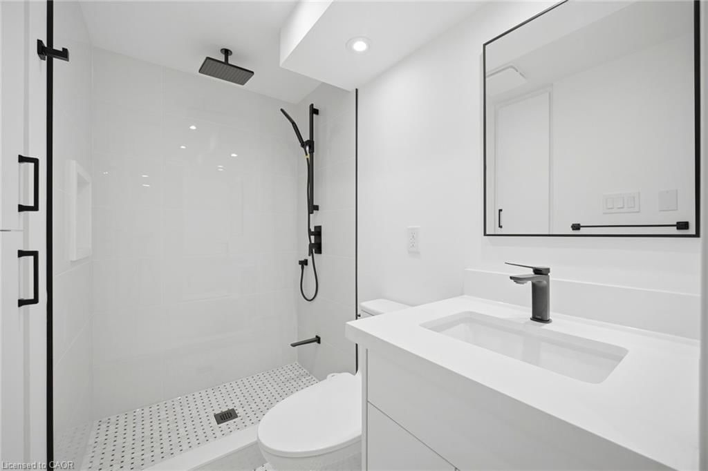 Single Family Residence for sale at 1379 Christina Court, Burlington, ON, L7P 2V8 - Tyandaga - MLS: 40855745