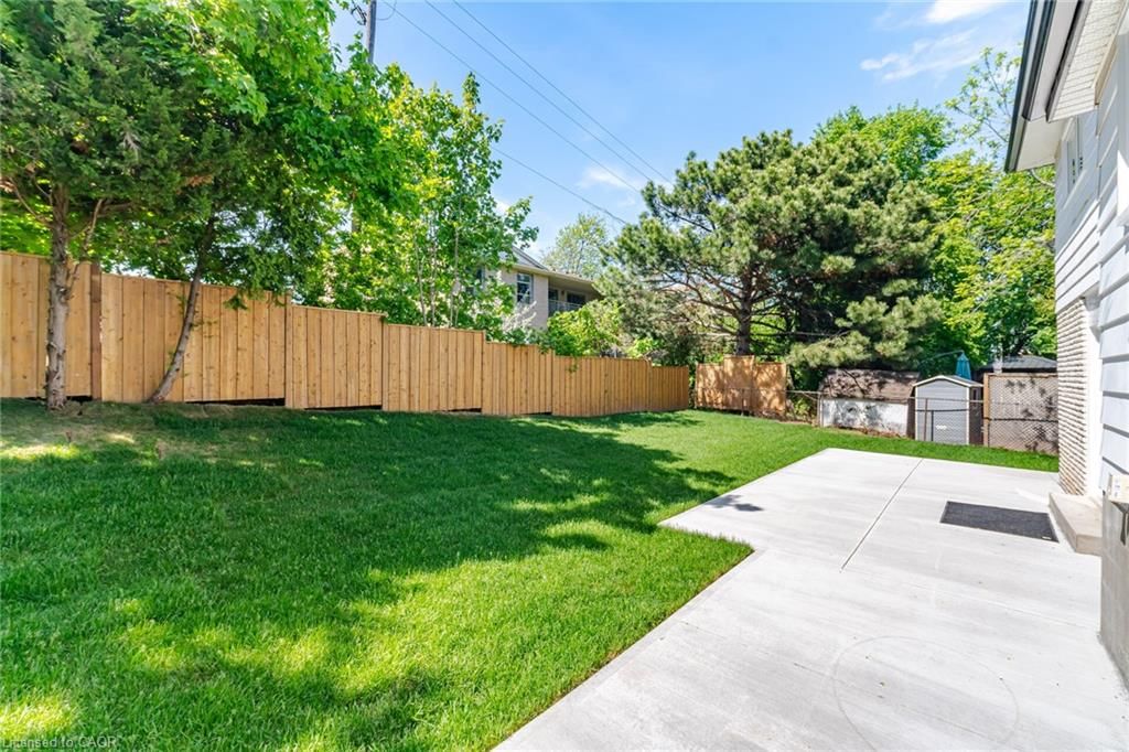 Single Family Residence for sale at 1379 Christina Court, Burlington, ON, L7P 2V8 - Tyandaga - MLS: 40855745