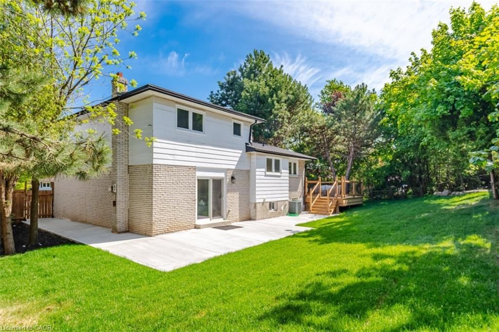 Single Family Residence for sale at 1379 Christina Court, Burlington, ON, L7P 2V8 - Tyandaga - MLS: 40855745