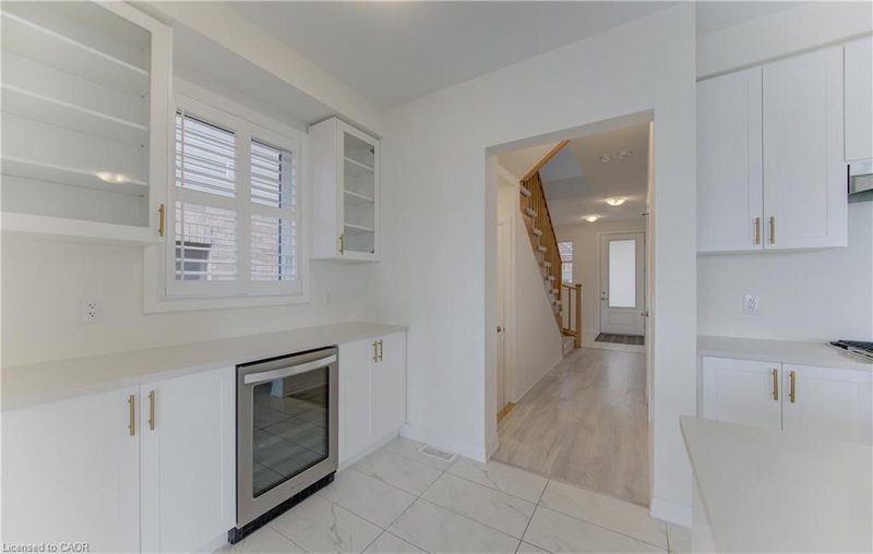 10 Mildred Gillies Street photo 4