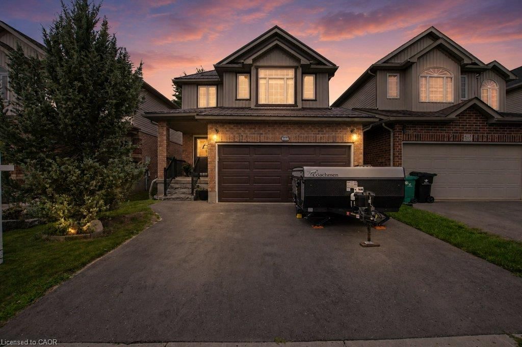 Single Family Residence sold at 568 Robert Ferrie Drive, Kitchener, ON, N2P 2T8 - Pioneer Park/Doon/Wyldwoods - MLS: 40855795