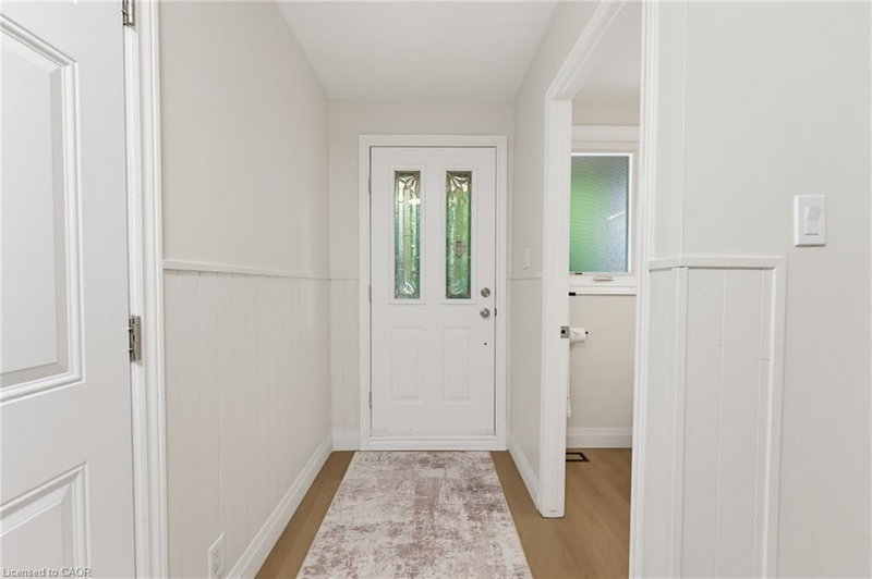 32 Silvervine Drive