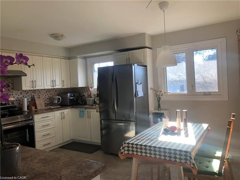 Main - 357 Mohawk Road W
