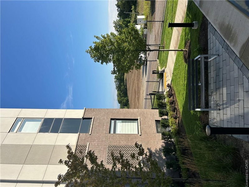 106 - 1581 Rose Way