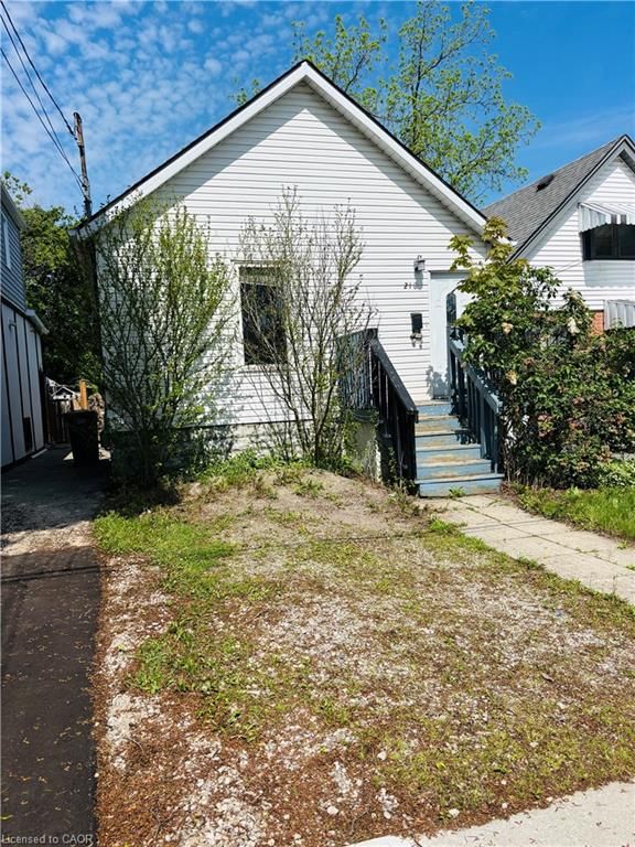 218 East 8th Street, Hamilton, Ontario